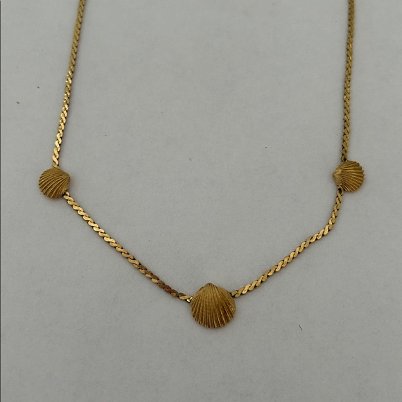 Gold Shell Necklace - Picture 2 of 3